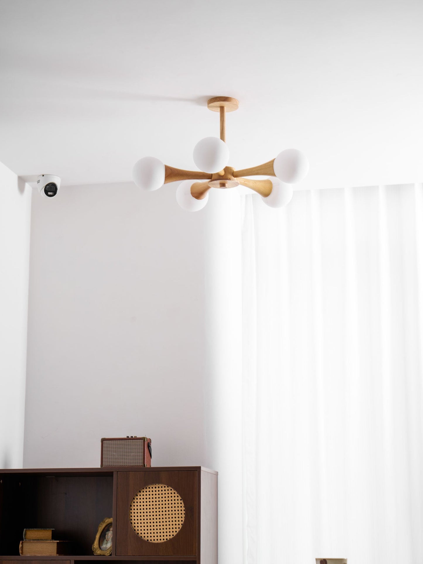 Elegant Wooden Nera Chandelier - Adjustable Height, Energy Efficient