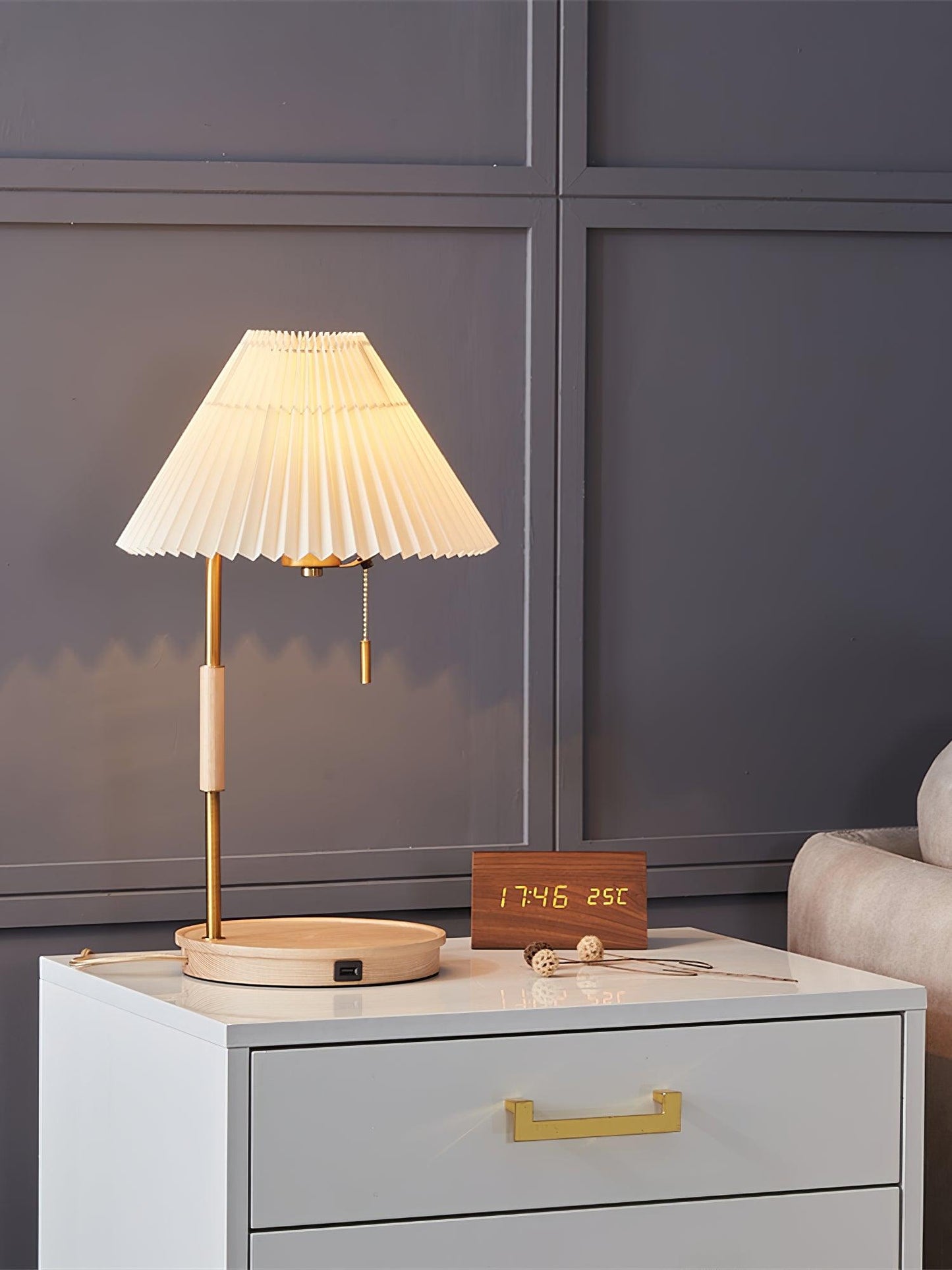 Pleated Retro Wooden Table Lamp - Dimmable LED, Adjustable Shade