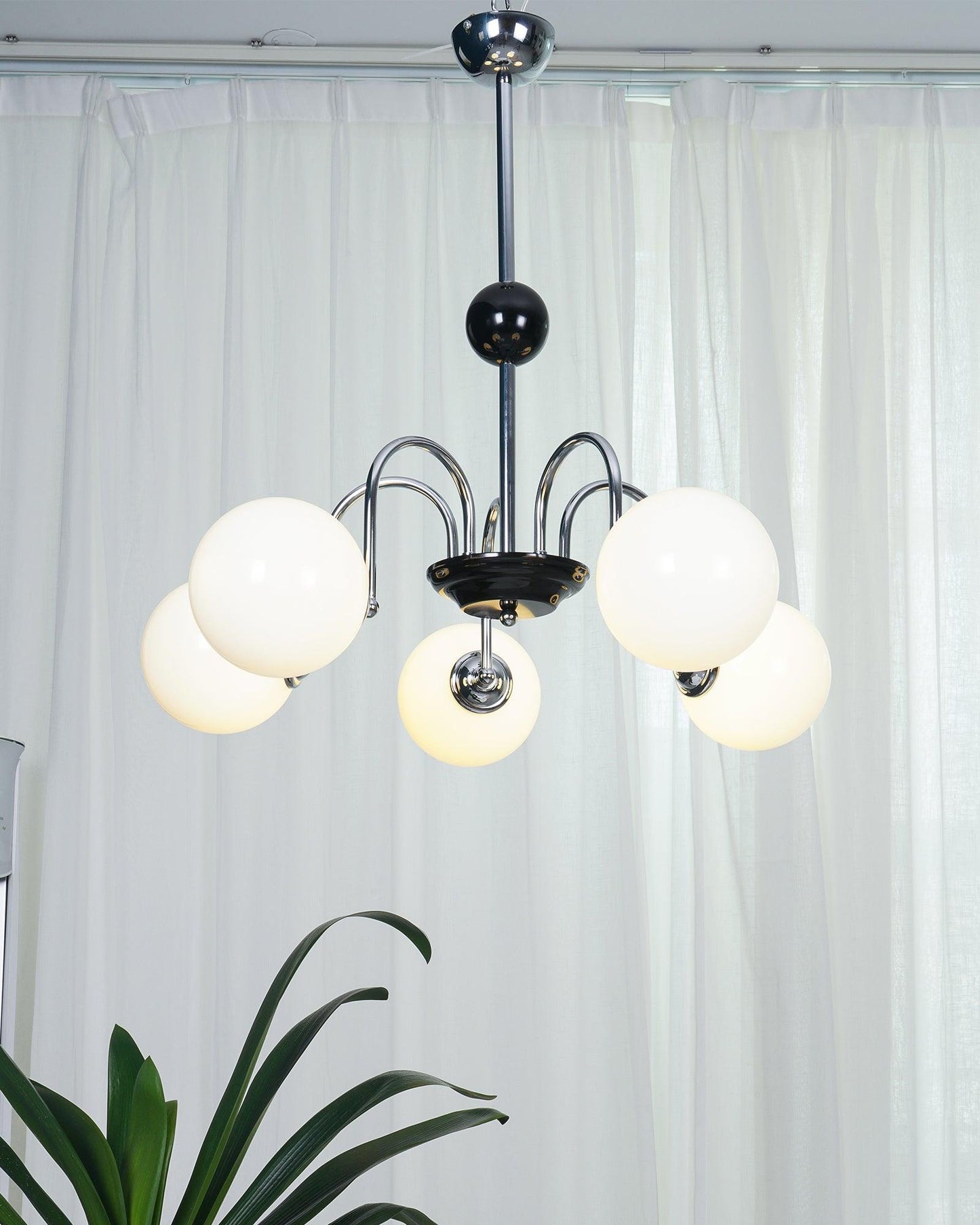Yisu Modern Chandelier with Adjustable Height and Energy-Efficient LED