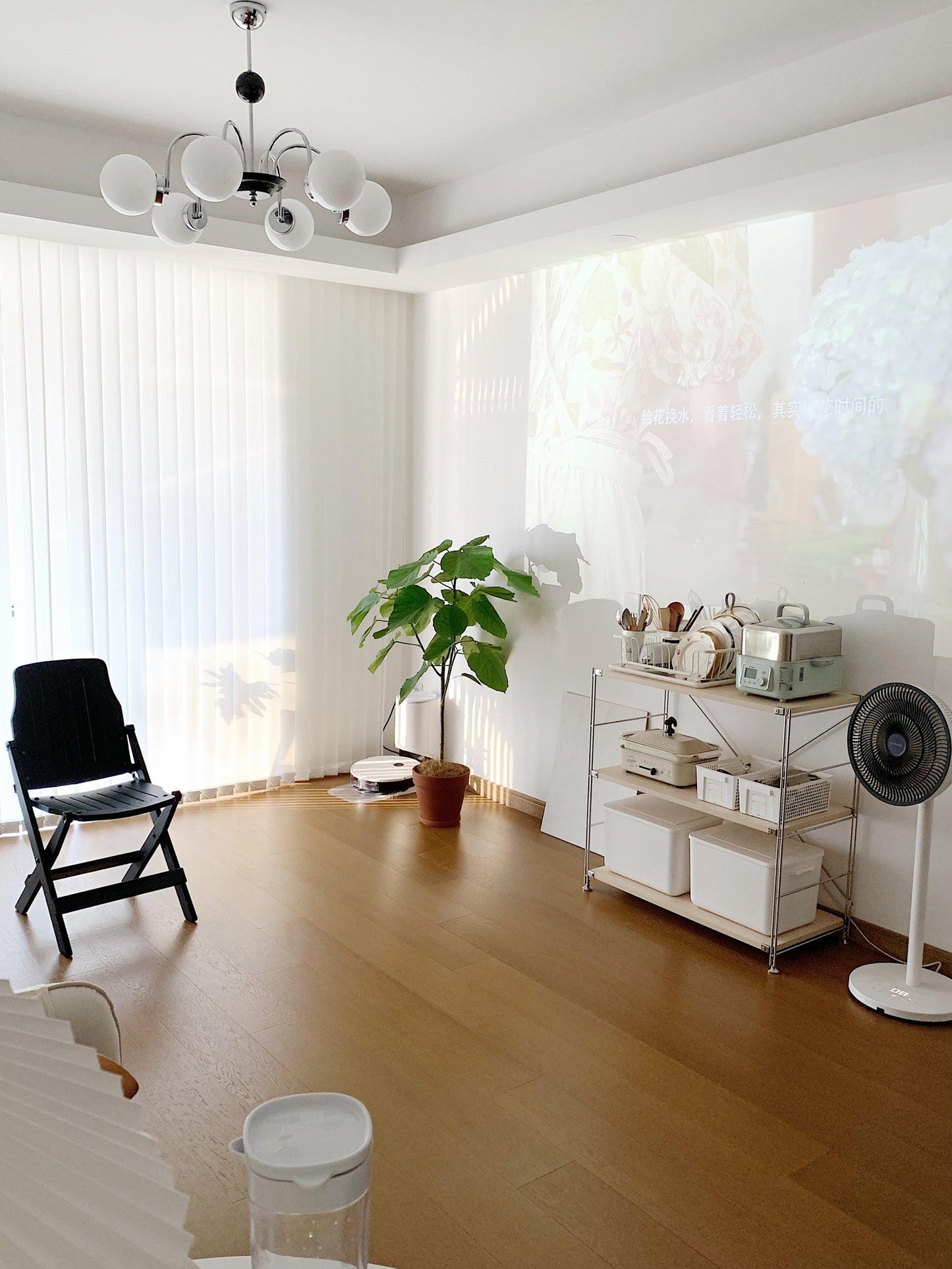 Yisu Modern Chandelier with Adjustable Height and Energy-Efficient LED
