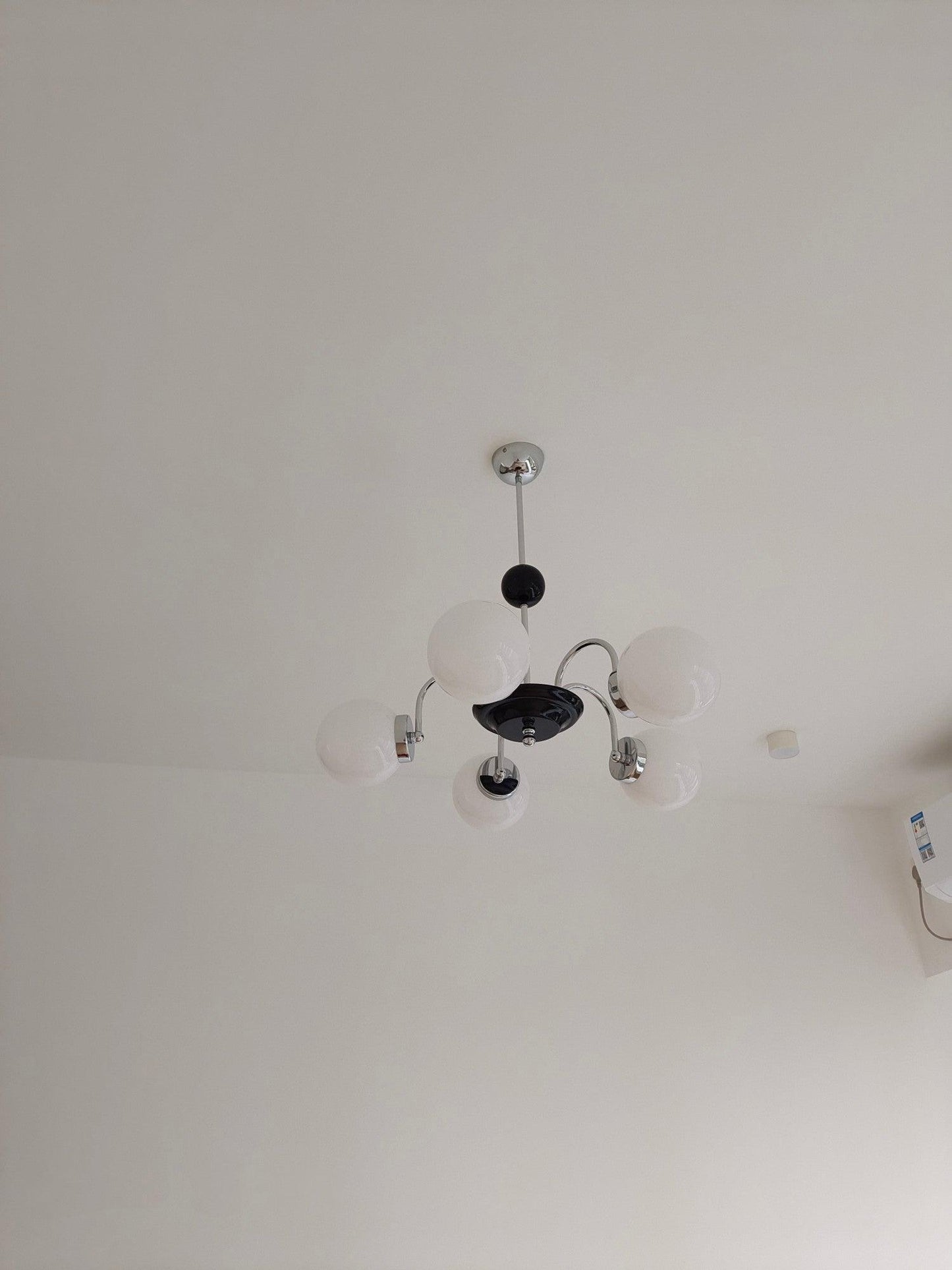 Yisu Modern Chandelier with Adjustable Height and Energy-Efficient LED