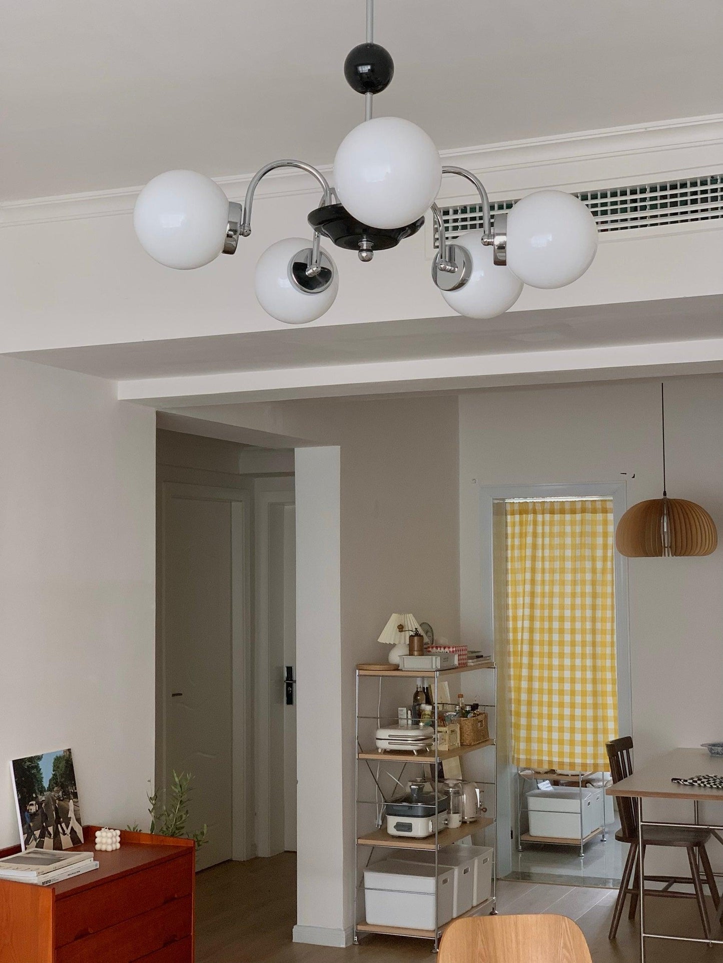 Yisu Modern Chandelier with Adjustable Height and Energy-Efficient LED