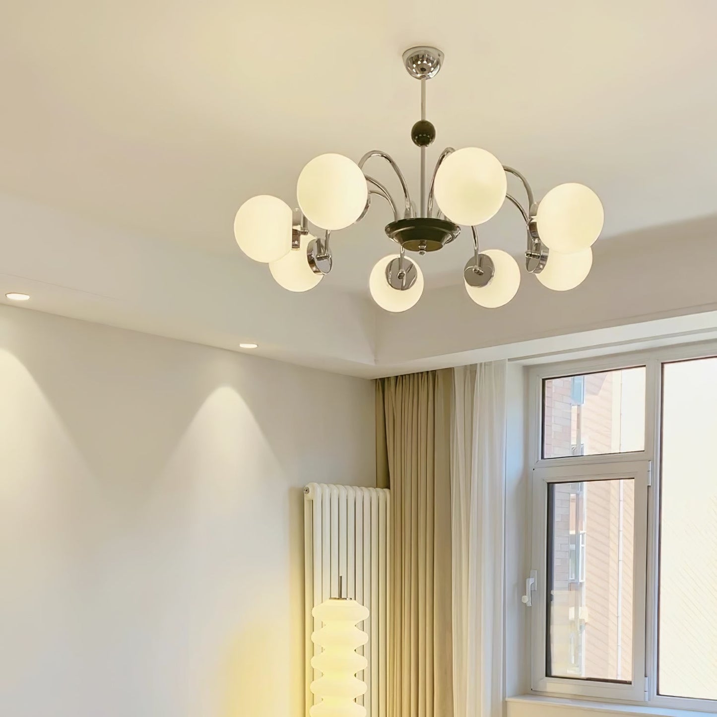 Yisu Modern Chandelier with Adjustable Height and Energy-Efficient LED
