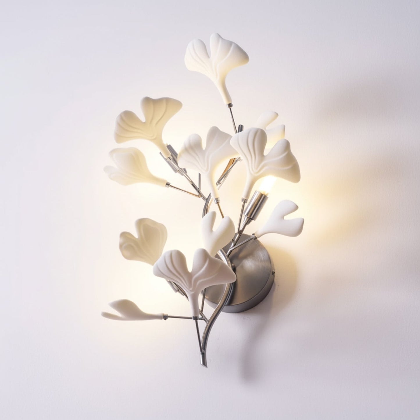 Gingko Modern Wall Lamp - LED Illumination & Adjustable Brightness
