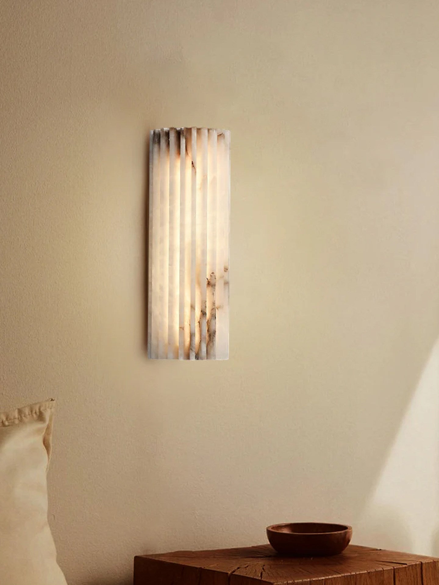 Alabaster Wall Light - Elegant Design, Adjustable Brightness