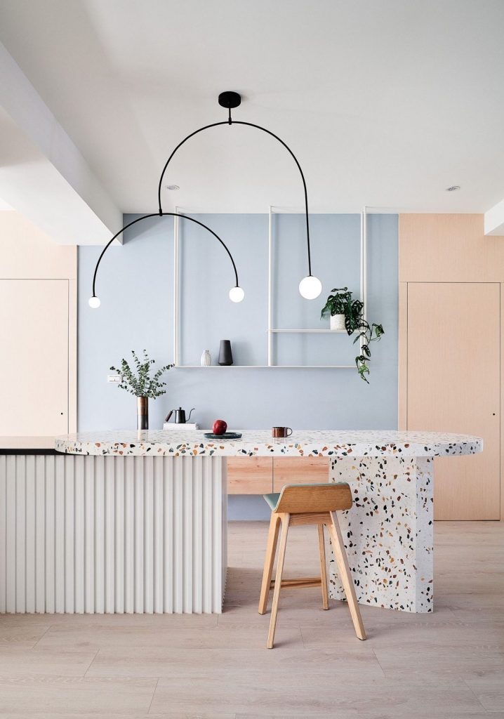 Mobile Chandelier with Adjustable Height and LED Lighting Features